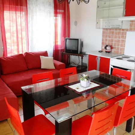 Rosa Rossa 8 Rovinj